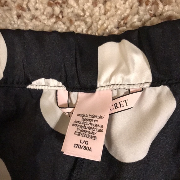 Victoria’s Secret - NWT -black and white long pj set - size Large - Picture 12 of 12